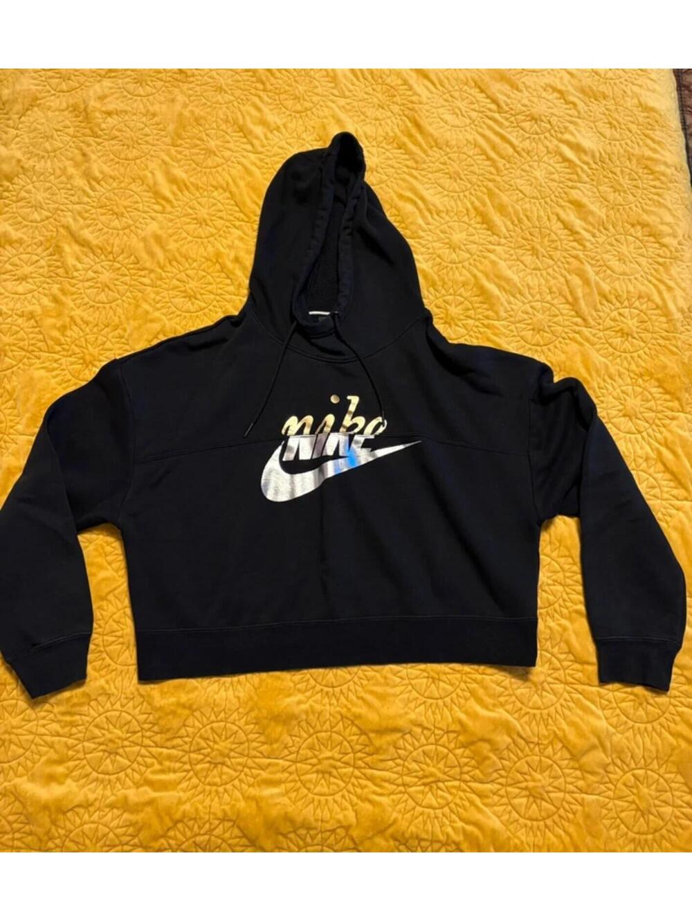 Nike Cropped Hoodie – Iconic & Trendy - Women’s Medium